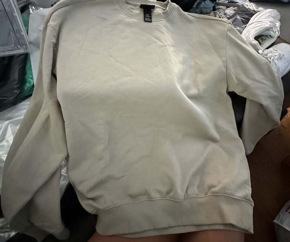 H&M Relaxed Fit Beige Crewneck Sweatshirt Size Medium